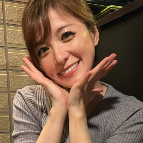 今夜は20時から無料ライブ配信…❣️明日はお茶ナルお昼ライブ✨