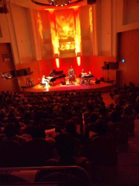 昨日は愛知県知立市リリオコンサートホールで高木里代子トリオジャズコンサート。 250名会場いっぱいのお客様と音楽で満たされた幸せな時間でした…