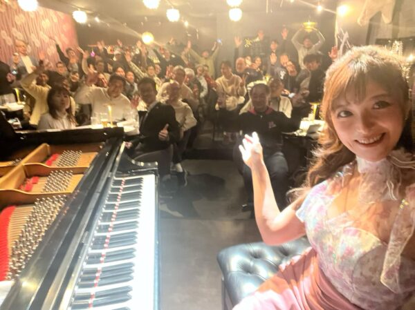 昨日は栃木県小山Fellowsにてピアノソロライブ。