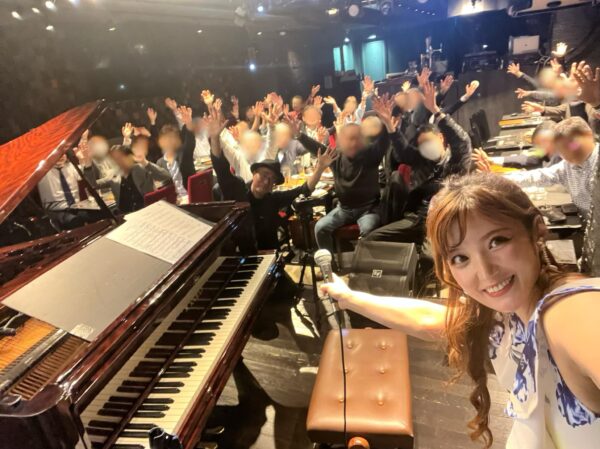 昨日は赤坂MZESにて井上陽介さんと デュオでは初のライブ。 満員御礼のお客様にお集まり頂き ありがとうございました。