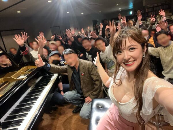 昨日は広島Jazz Club birdにてピアノソロライブ。超満員御礼のお客様と大変盛り上がりました。