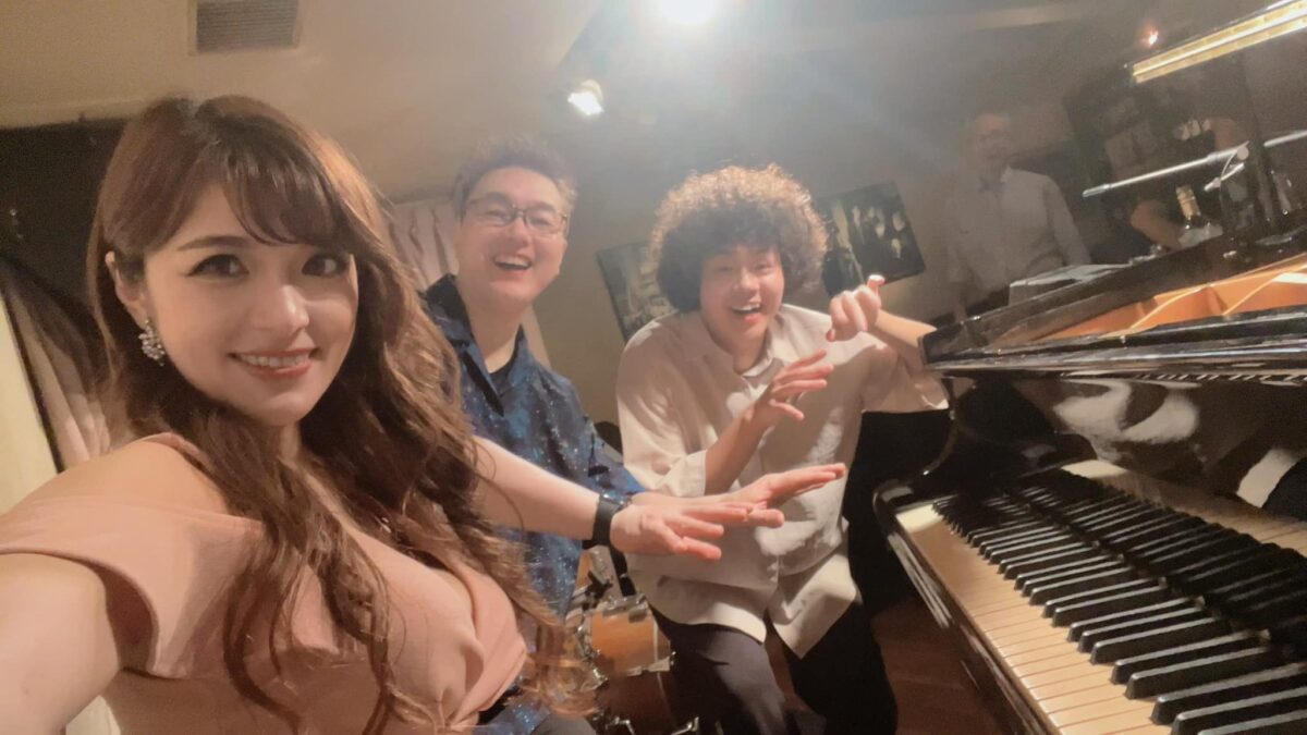 昨日はお茶の水ナル、またまた 立ち見もたくさん頂く超満員御礼に感謝です。