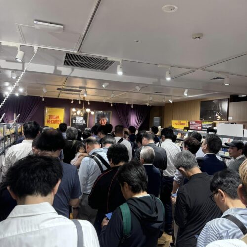 【Photo Gallery】昨日は渋谷タワーレコードでニューアルバム発売記念イベント❣️ 100名以上のお客様にお集まり頂き大盛況でした。