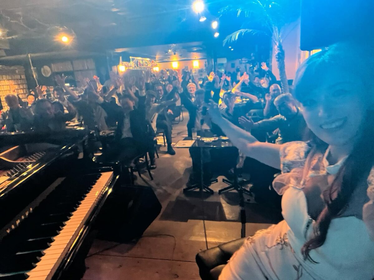 昨日は秋田Cat Walkにてソロピアノ。 満員御礼の皆さまと大変盛り上がって 楽しい夜でした！