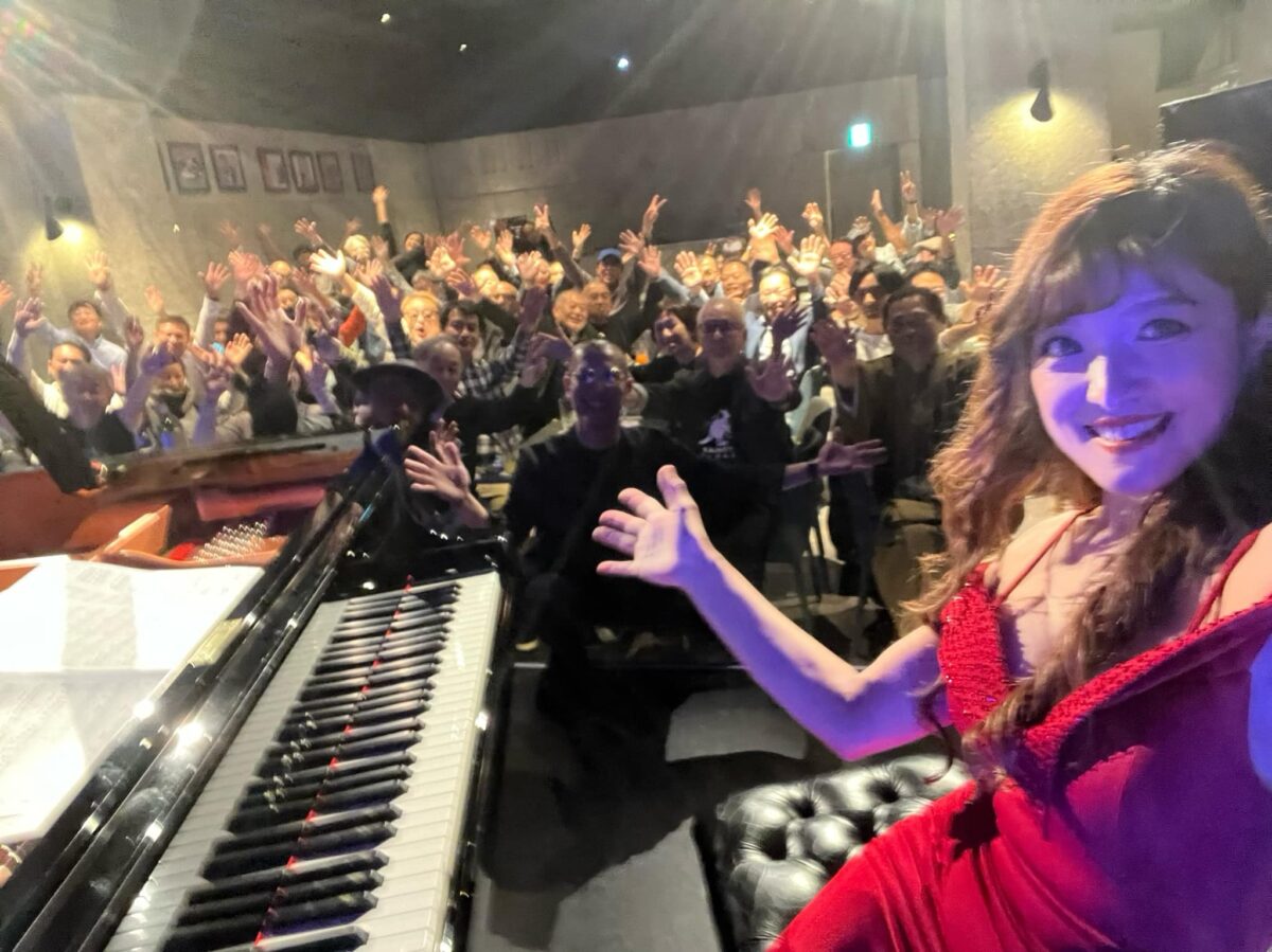 昨日は福岡borderも満員御礼！京都に移動しまして、 お昼からFM kyotoのラジオ番組 a-STATION 「One Fine Day」に生放送出演！からの… 先程、京都の文化博物館入りしました。