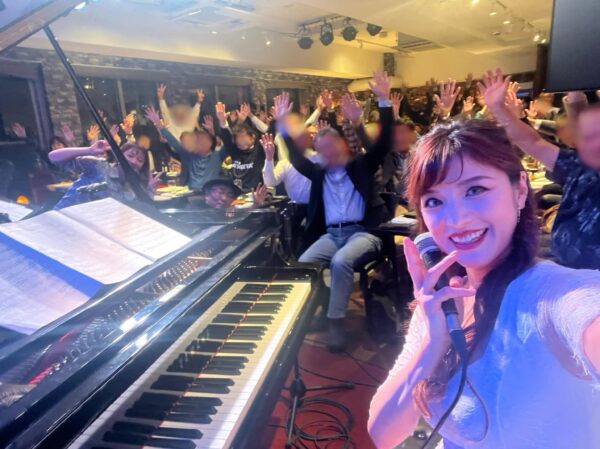 昨日から関西ツアーへ来ています❣️ 初日は京都Bonds Rasary、今夜は初出演のAlways。