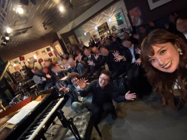 これから秋田県へ。きのうの山形Noisy Duckも大盛況!今夜は秋田「Cat Walk」へ。