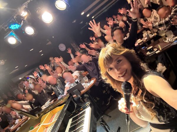 先日は名古屋ミスターケニーズも 超満員御礼ありがとうございました。本日は本厚木キャビンへ。