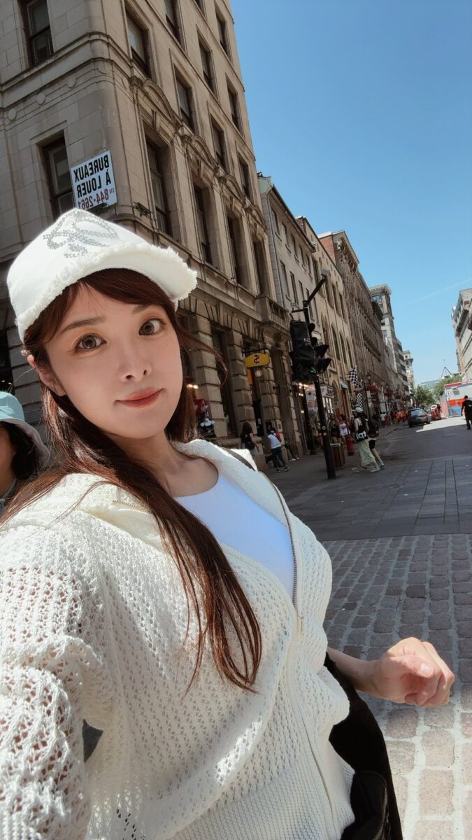 Yesterday I took a stroll around the historic center of Montreal.