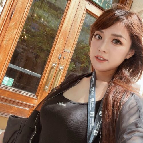 高木里代子　直筆サイン入りチェキ　グラビア　ピアニスト 春色セクシー♡（笑）な新作Youtube公開…！！ | 高木里代子