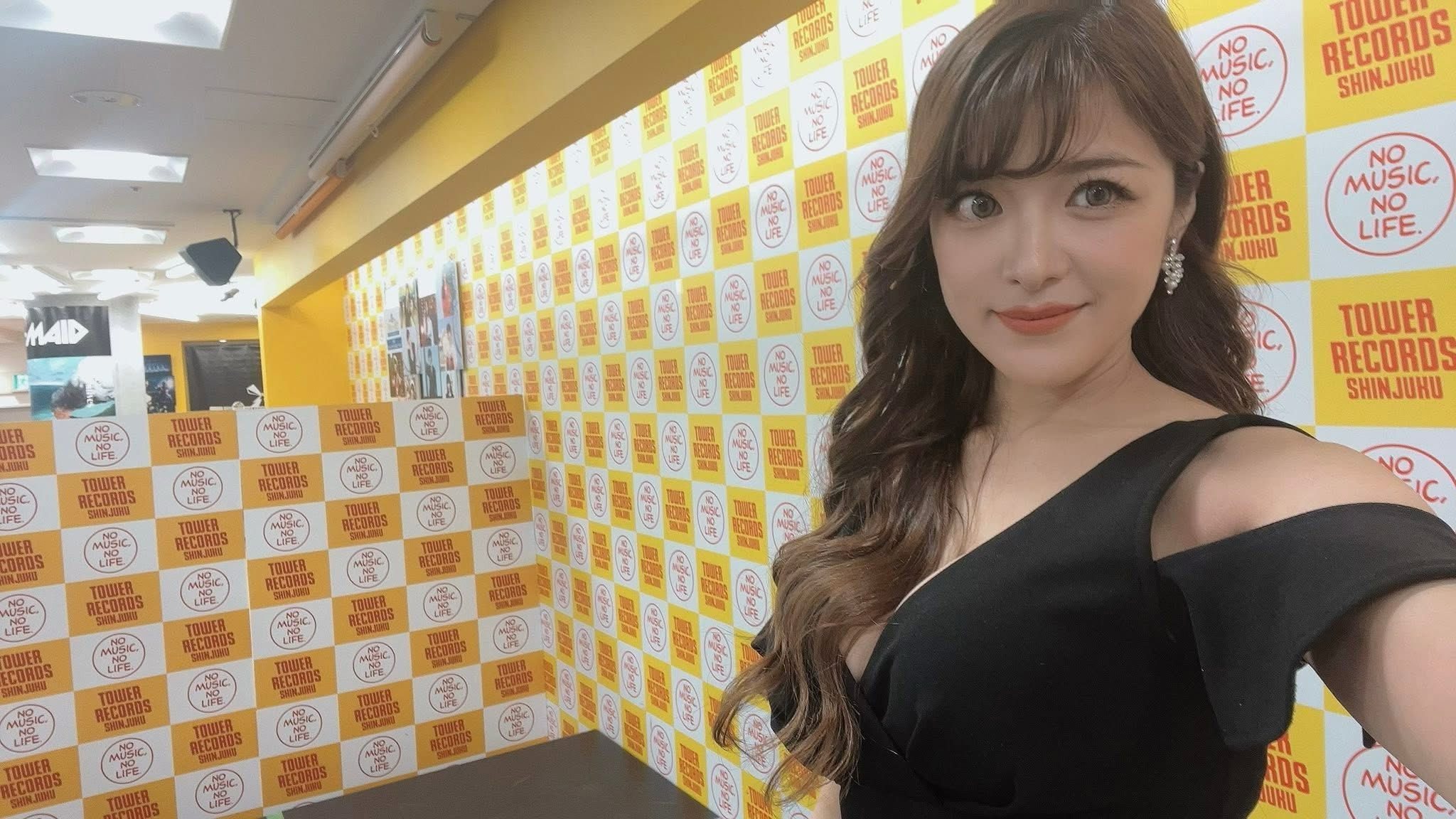 10月18日は、17時よりタワーレコード錦糸町パルコ店さんで 高木里代子ミニライブ&サイン会が行われます♡
