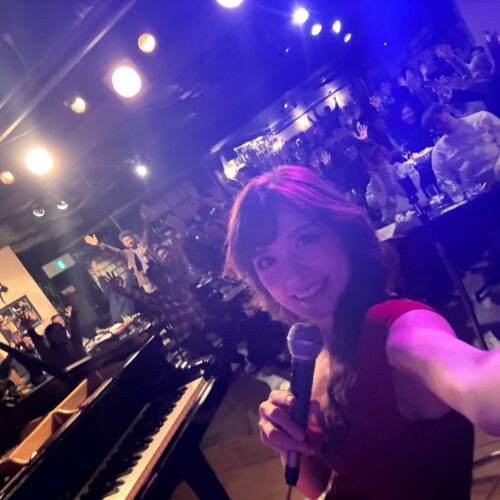 昨日は秋田Cat Walkでのピアノソロライブ。 超満員御礼のご来場ありがとうございました！